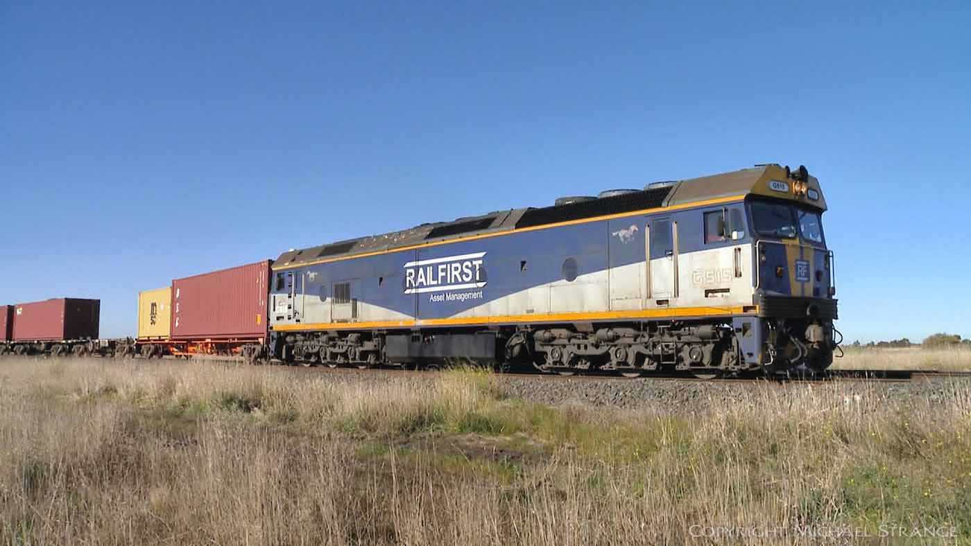 G515 LOCOMOTIVE RAILFIRST
